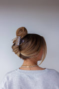 Load image into Gallery viewer, KAXI WIDE LAY DOWN CLAW: SHINY LIGHT BROWN
