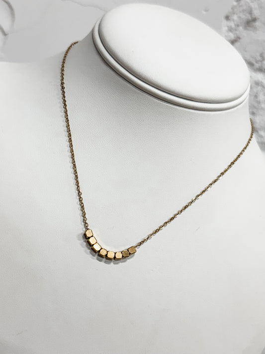 The Curve Necklace