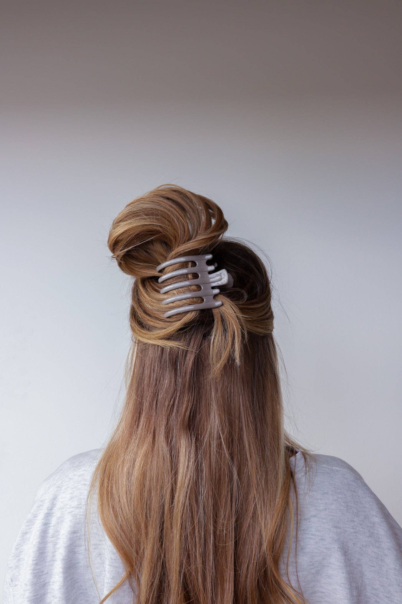 KAXI WIDE LAY DOWN CLAW: SHINY CHAMPAGNE