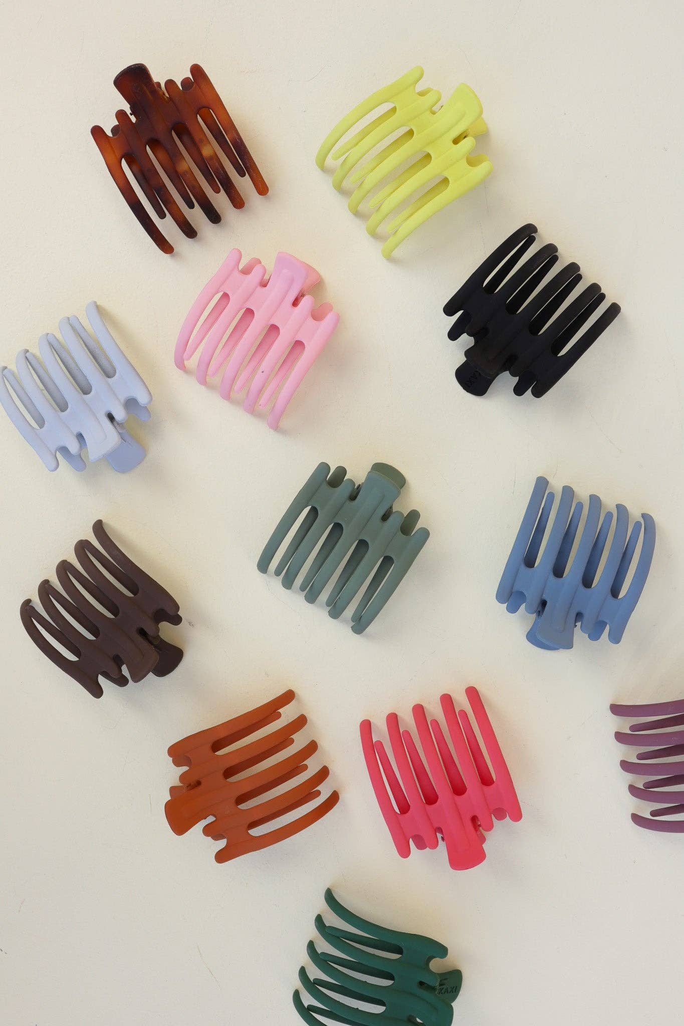 KAXI WIDE LAY DOWN CLAW: MATTE NEON