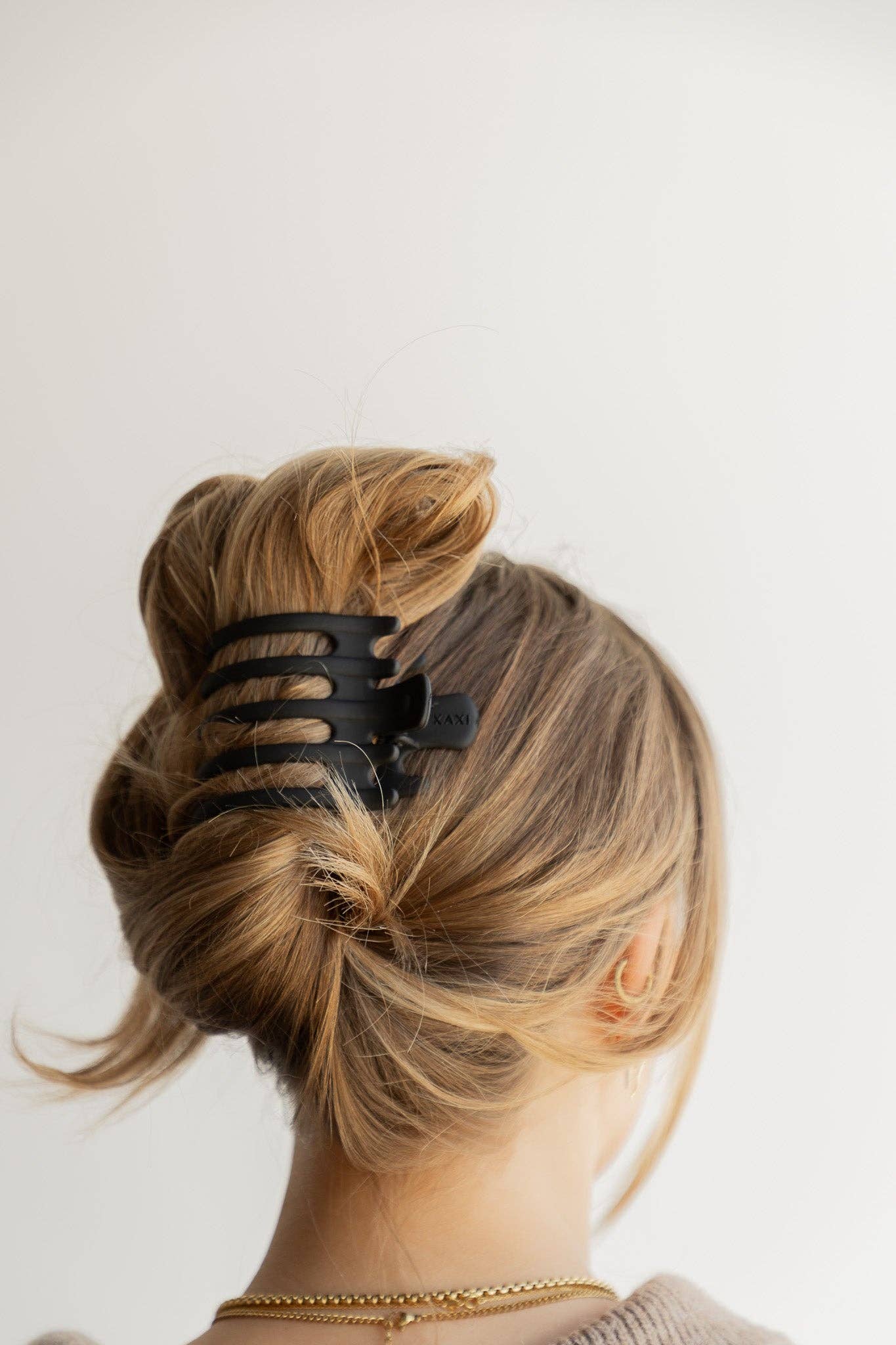 KAXI WIDE LAY DOWN CLAW: MATTE BLACK