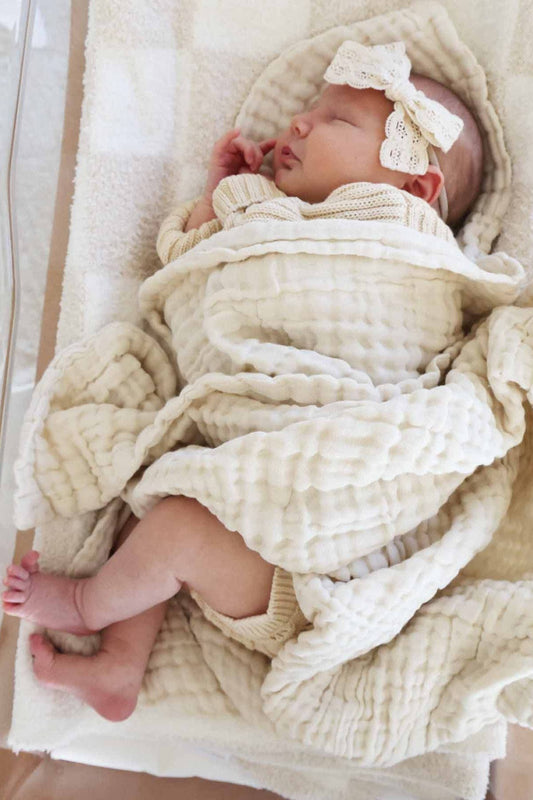 Organic Cotton Muslin Swaddles: Vanilla