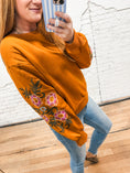 Load image into Gallery viewer, Britt Floral Sweater
