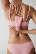 Load image into Gallery viewer, Fig & Amber Hydrating Vegan Body Balm
