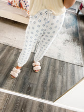 Load image into Gallery viewer, Z Supply Washed Classic Daisy Jogger
