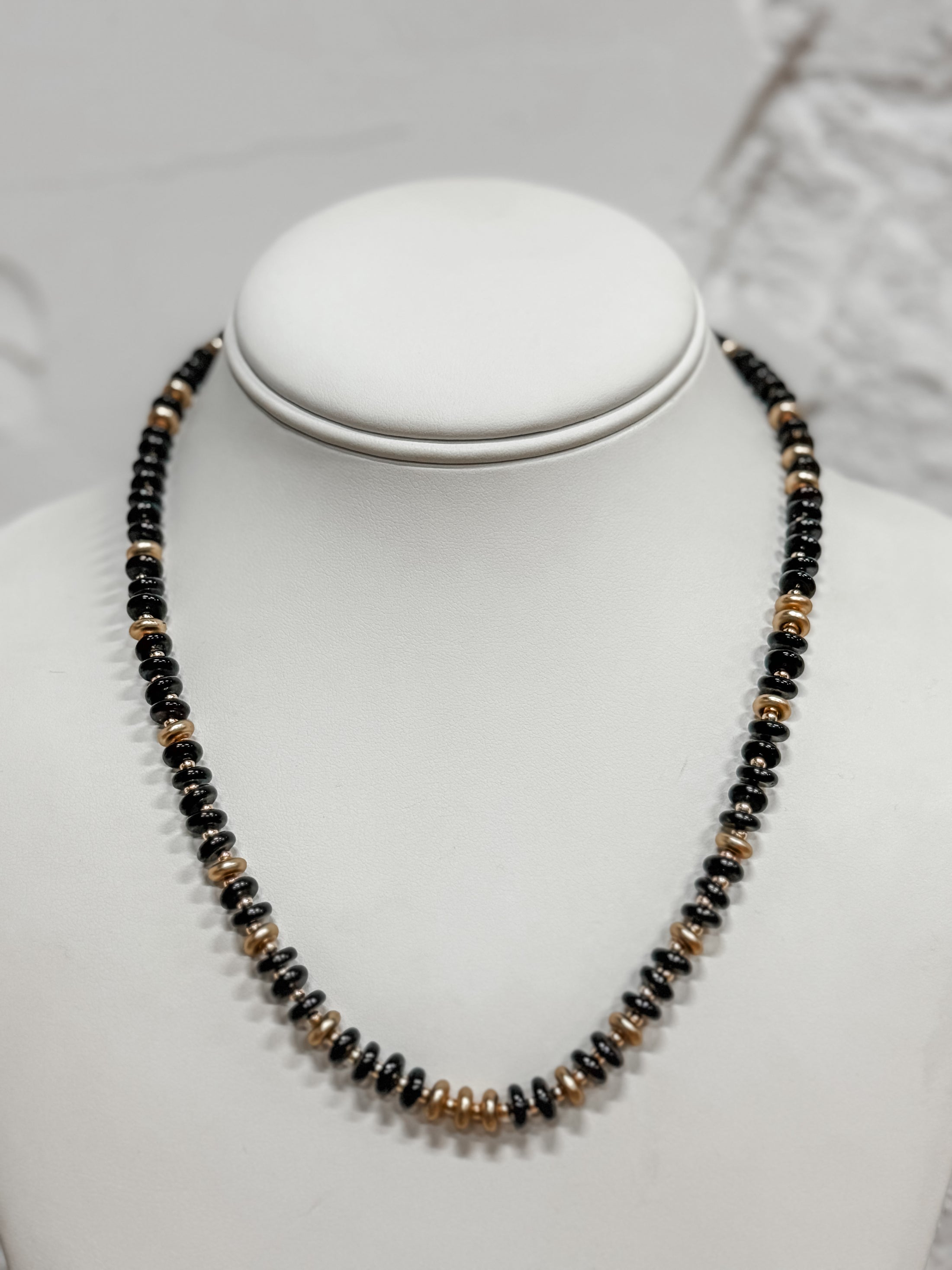 Noir et Or Necklace