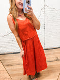 Load image into Gallery viewer, Z Supply Nicoline Crinkle Midi Skirt

