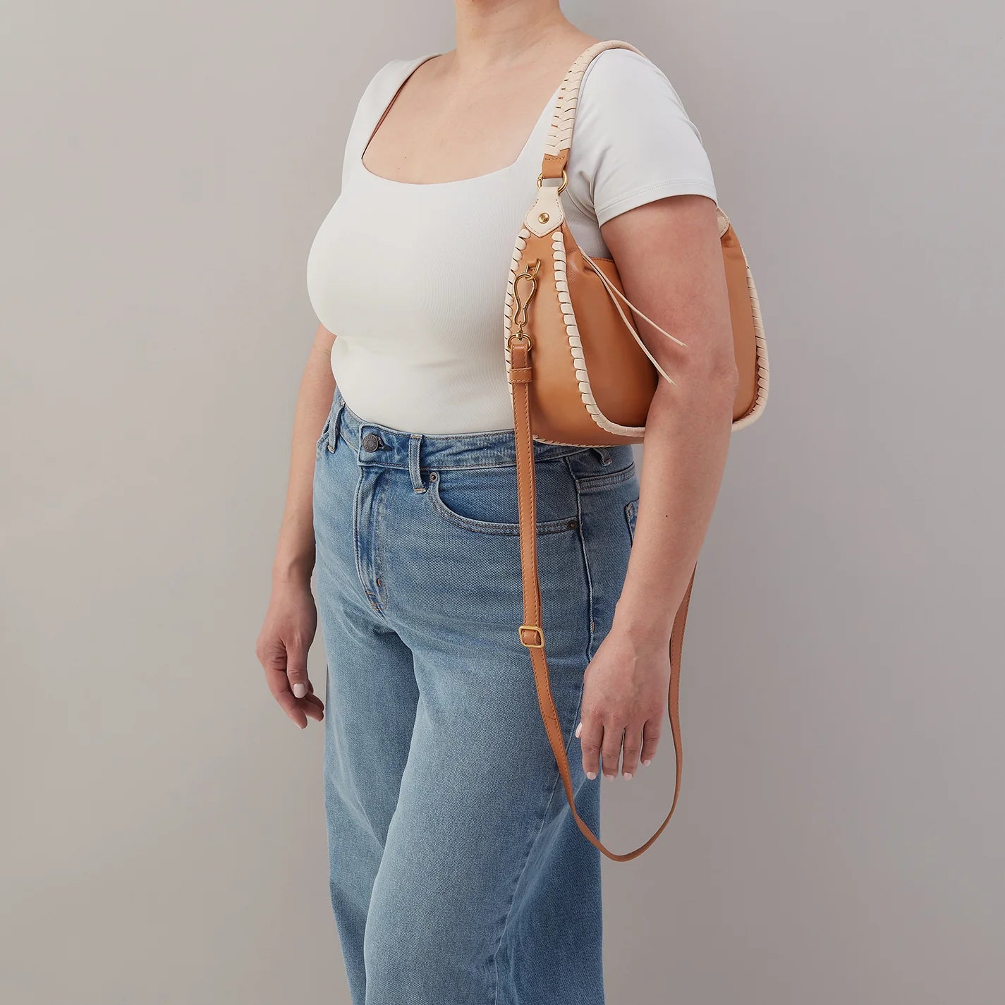 Hobo Mia Crescent Hobo - Smooth Leather