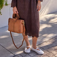 Load image into Gallery viewer, Hobo Sheila Medium Satchel - Washed Leather Harvest Wheat
