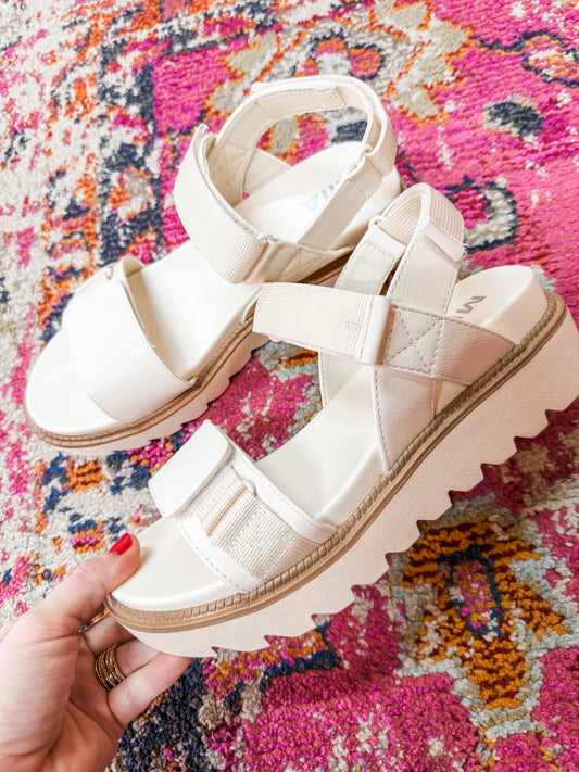 Jony Platform Sandals