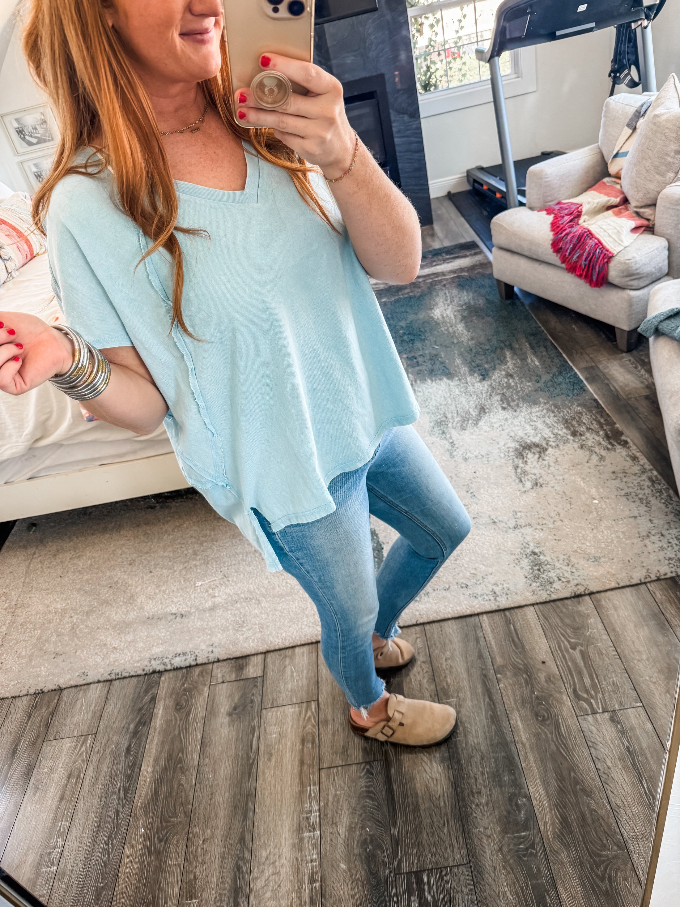 Lendie V-Neck Tee