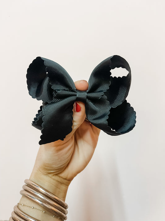 Small Scalloped Bow Clip (black)