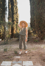 Load image into Gallery viewer, Rylee + Cru Fern Daisy Wide Leg Pant
